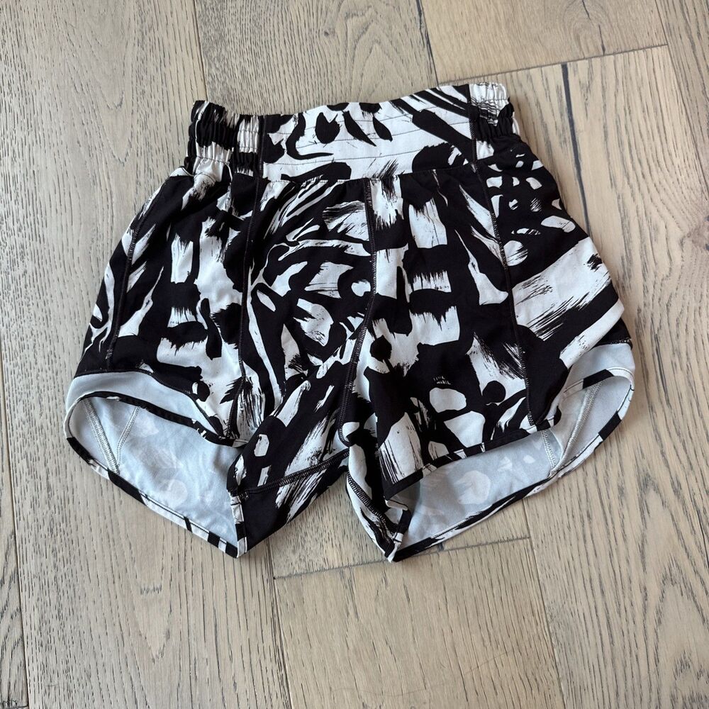 Lululemon Hotty Hot HR Monarch Bloom Bone Espresso/Bone Size : 2
